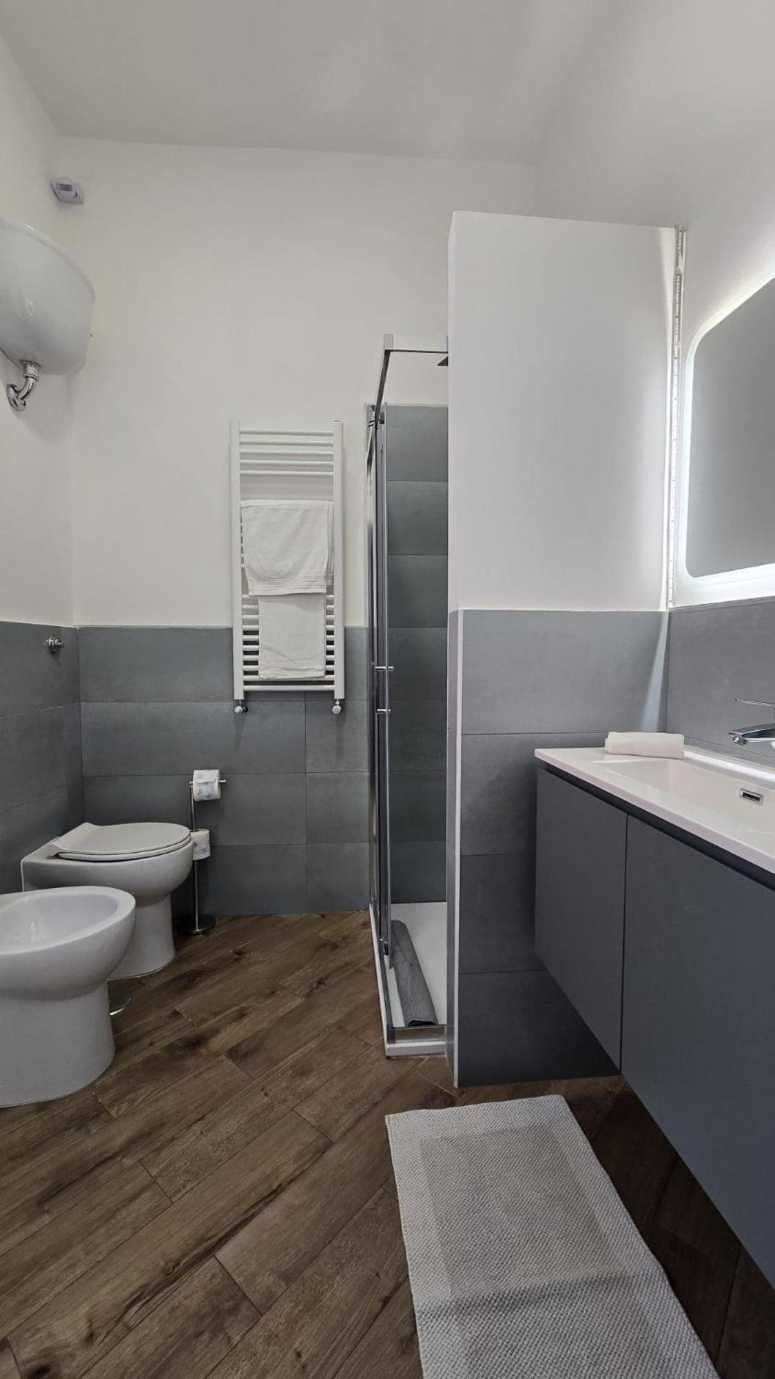 Rbr Relax Boutique - Adiacente Metropolitana Per Il Centro Di Appartamento Roma